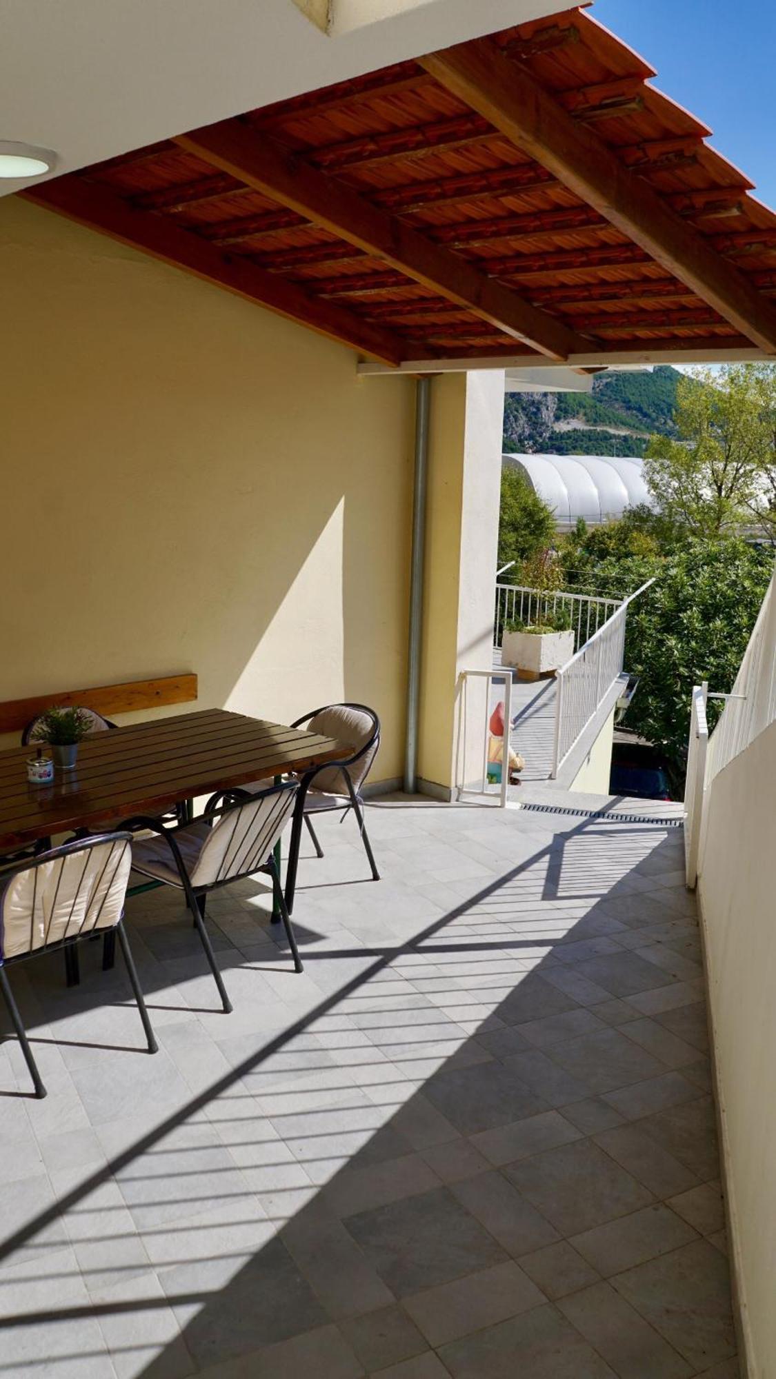 Apartments Niksa Kastelan オミシュ エクステリア 写真