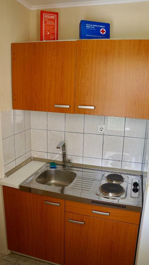 Apartments Niksa Kastelan オミシュ エクステリア 写真